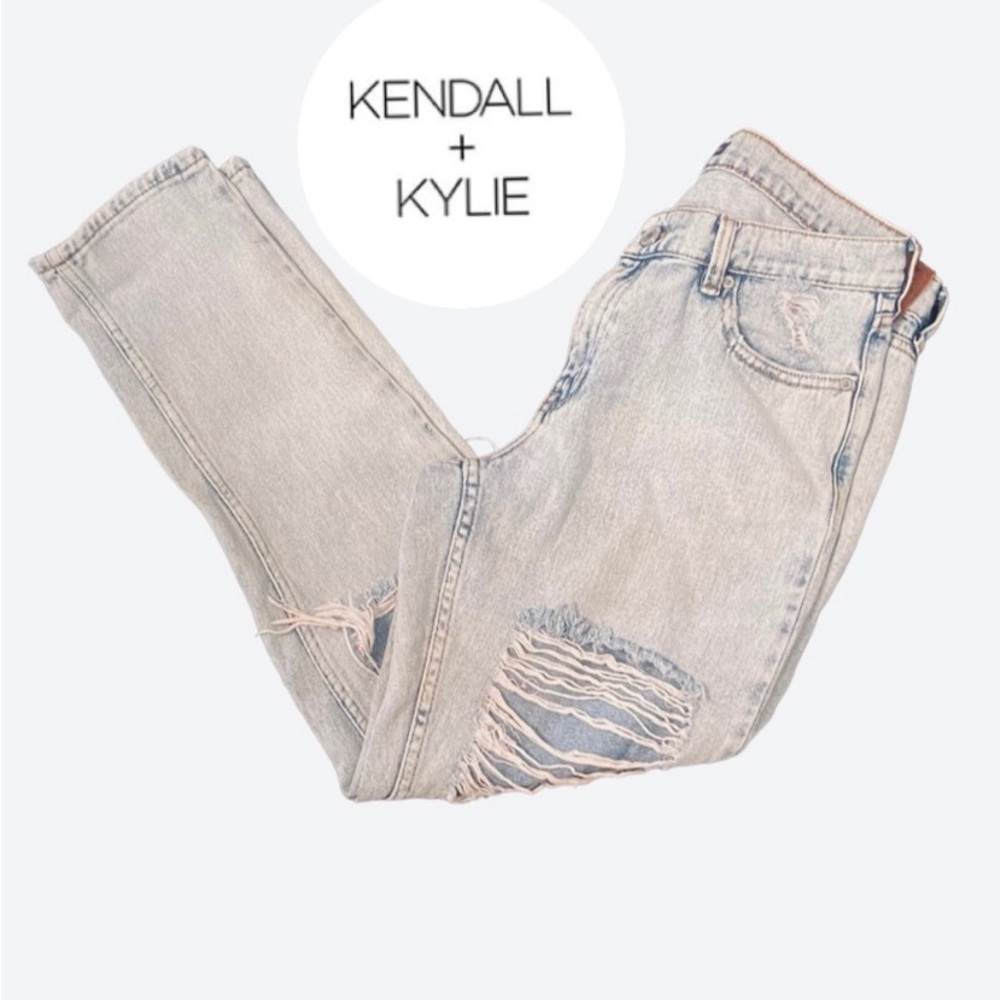 🌟🔥 BOGO Sale🔥🌟 Kendall & Kylie Ripped Boyfriend Jeans